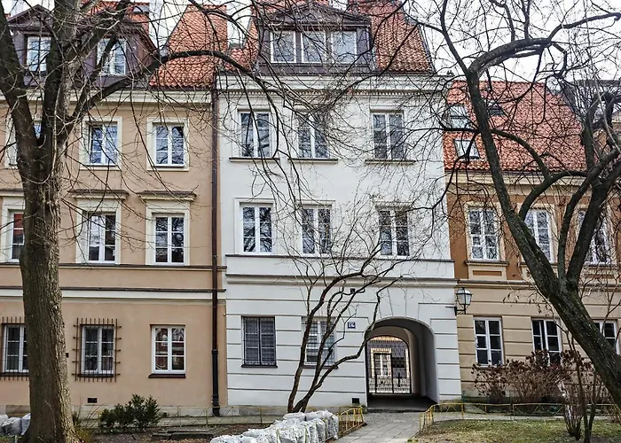 Quiet Apartment Koscielna Old Town
